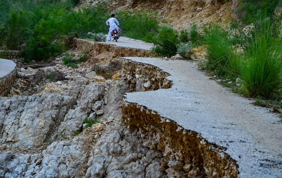 En 2022, las inundaciones dejaron un tercio de Pakistán bajo el agua y afectaron a 33 millones de personas, desplazando a ocho millones de personas y acabando con 1.700 vidas. Foto: Muneer Marri Kohlu, Baluchistán oriental, Pakistán
